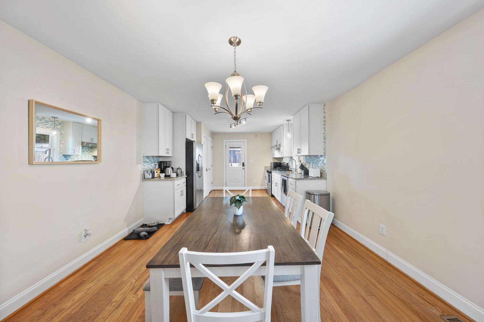 Charming Dt 3-Bed Bungalow With Fenced-In Yard Raleigh Dış mekan fotoğraf