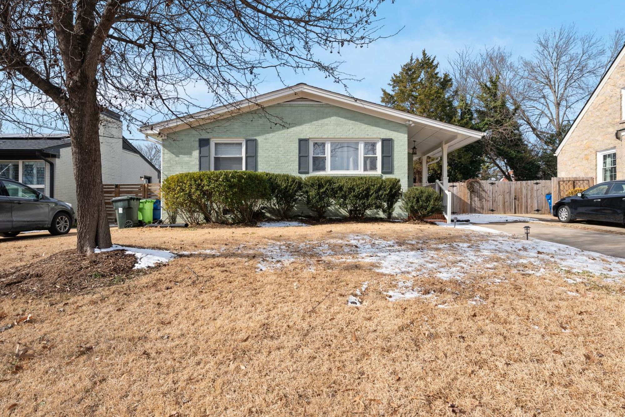 Charming Dt 3-Bed Bungalow With Fenced-In Yard Raleigh Dış mekan fotoğraf